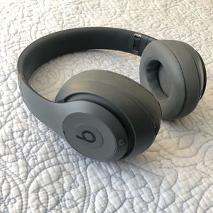 Beats by Dr. Dre Studio3 Wireless Headphones